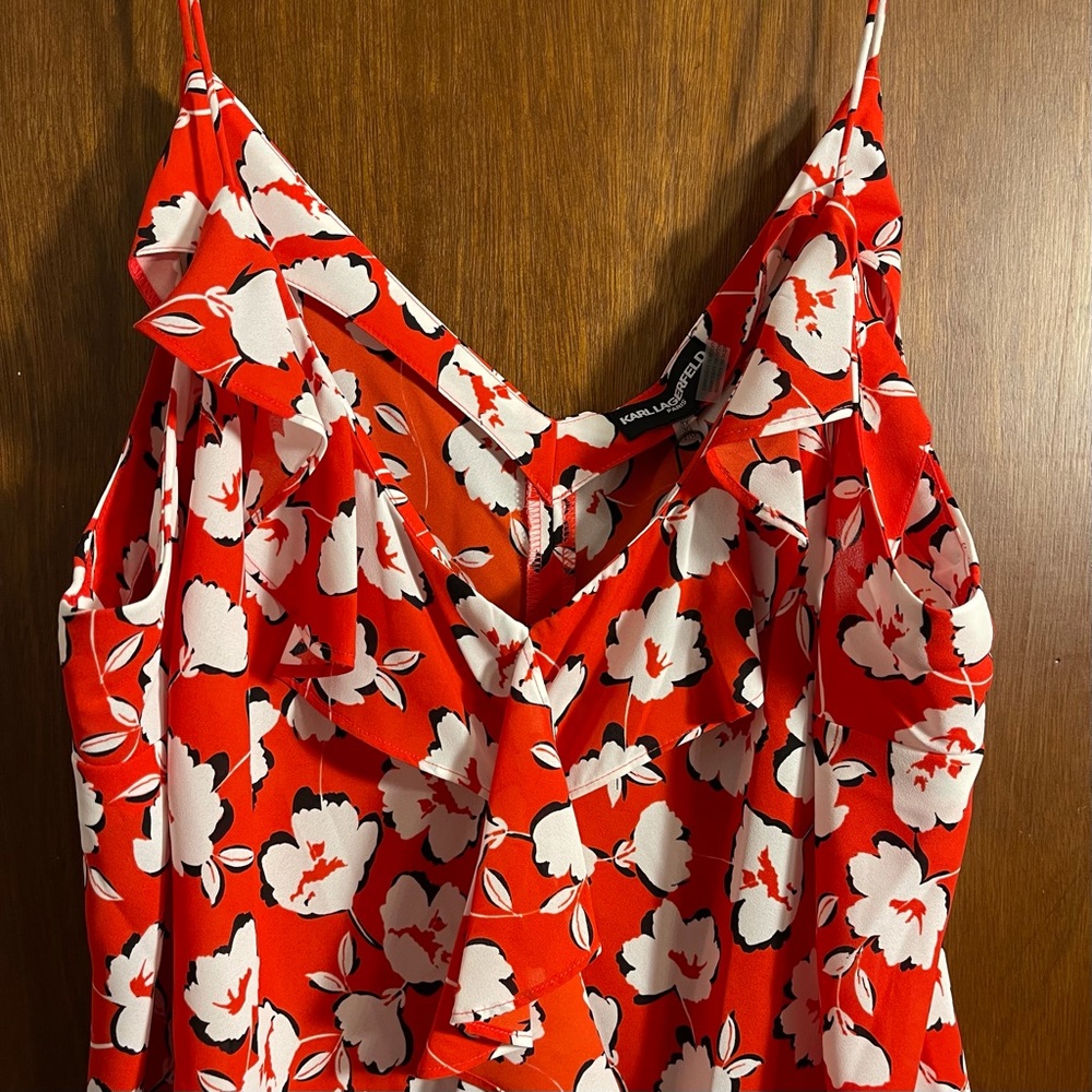 ❤️Host Pick🌟Karl Lagerfeld Red Floral Tank Top - Picture 3 of 7